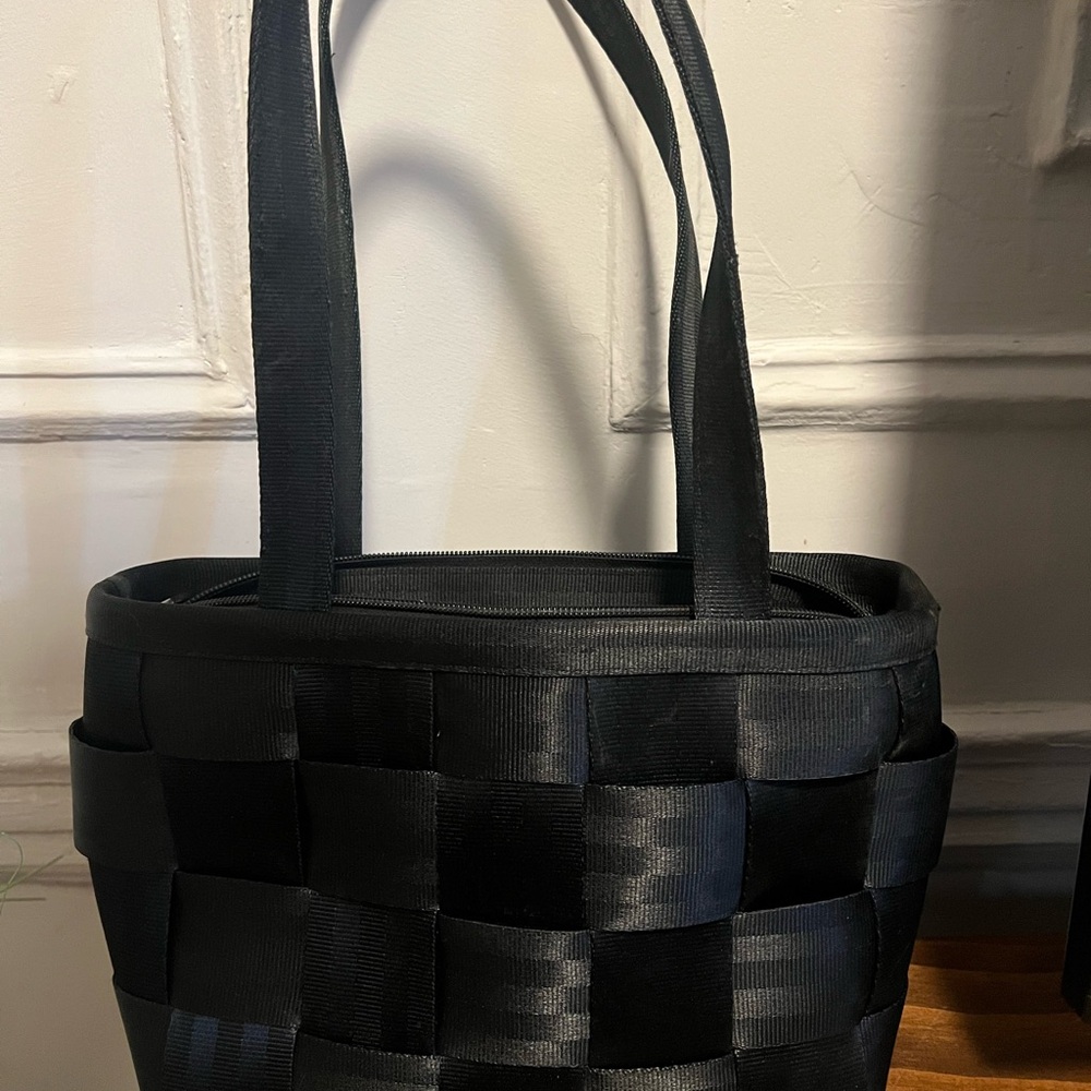 Harveys seat belt bag, medium